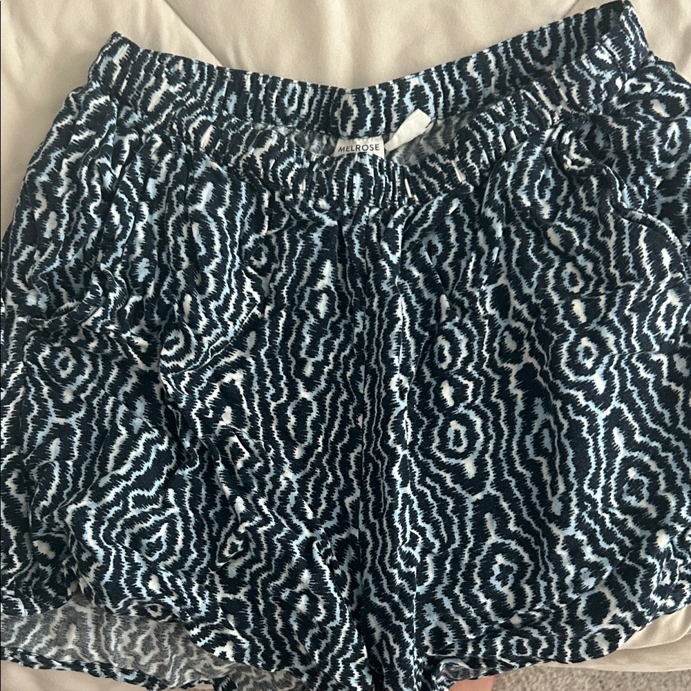 Melrose and Market Black and White Abstract Print Athletic Shorts
